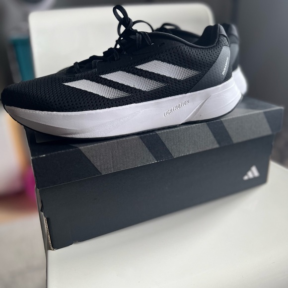 Adidas duranmo sl wide size 10. Worn once - Picture 2 of 4